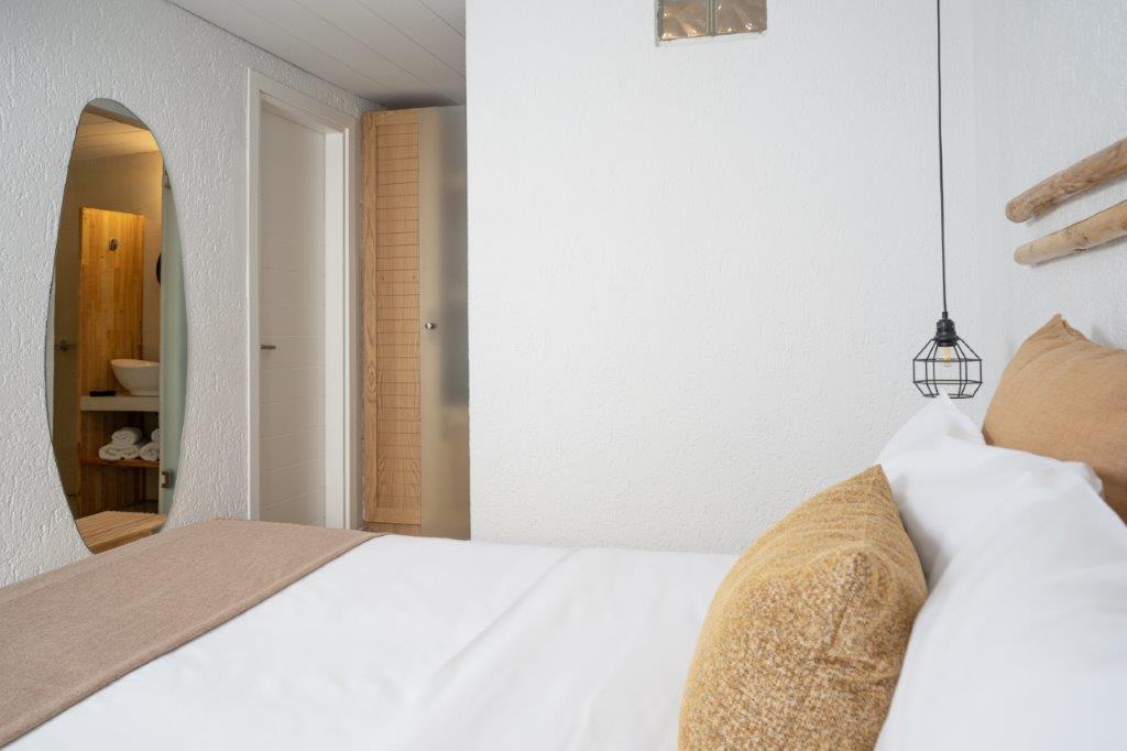 Comfort Double with Jetted Tub