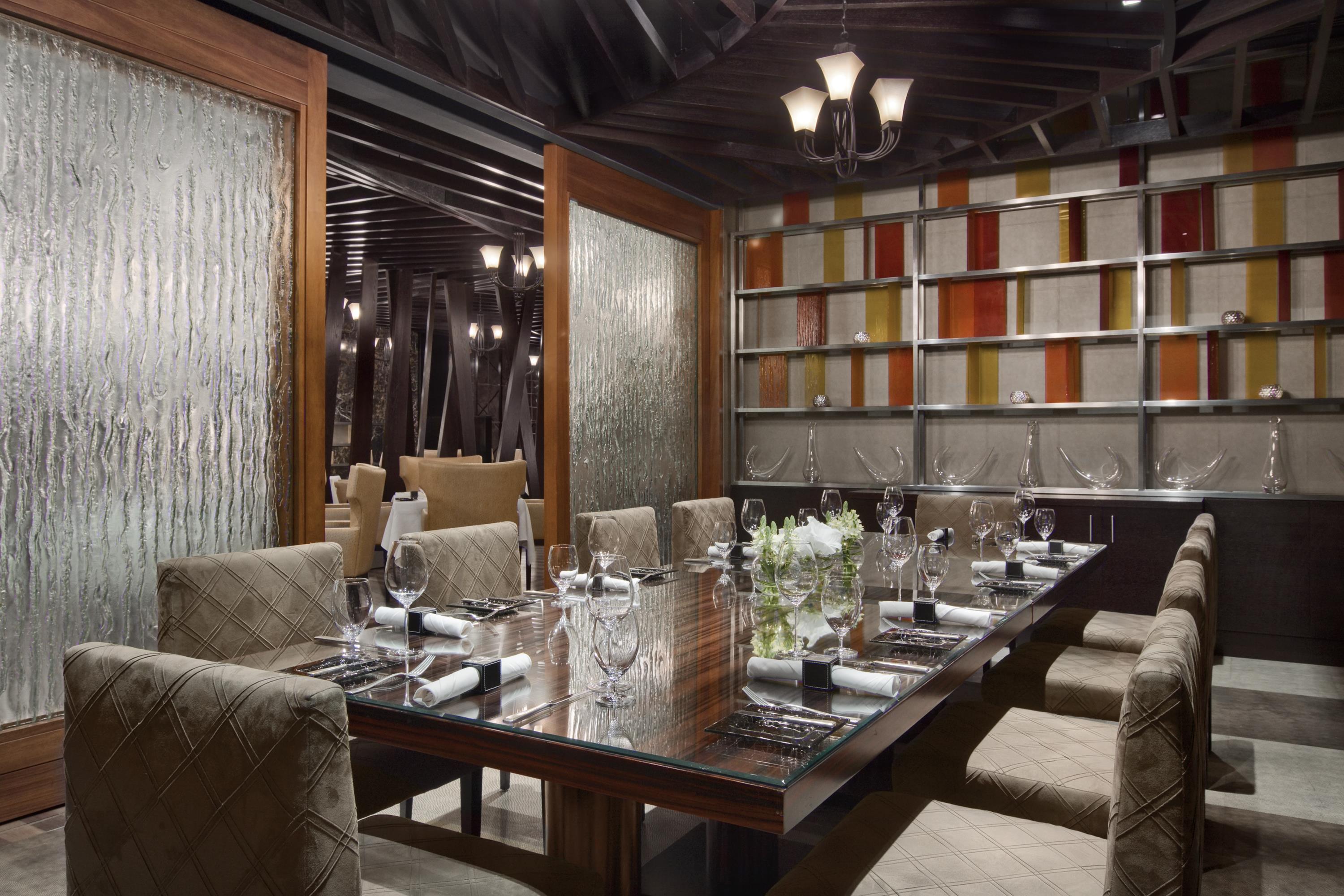 2 A LA CARTE RESTAURANT