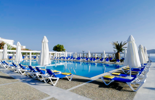 Creta, Hotel Anabelle Beach, piscina, sezlonguri.jpg