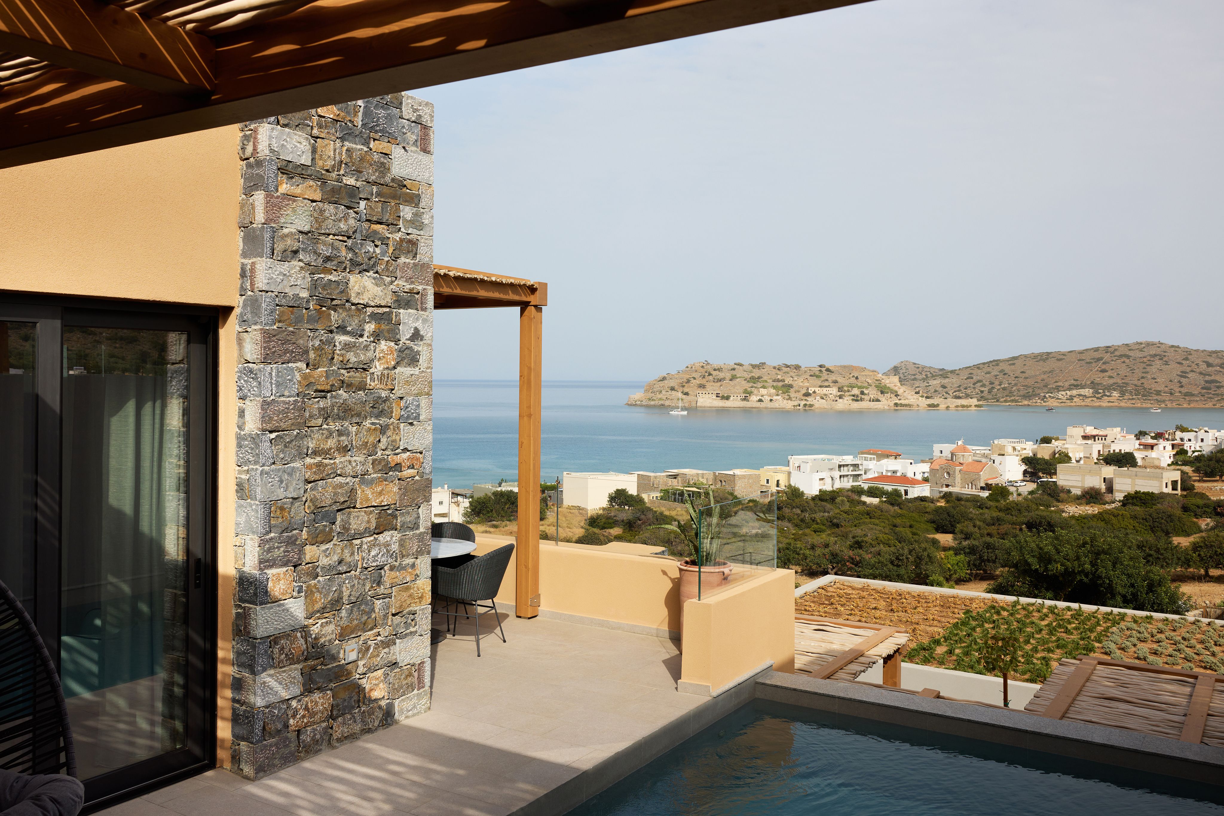 Family Retreat with Private Pool Sea View