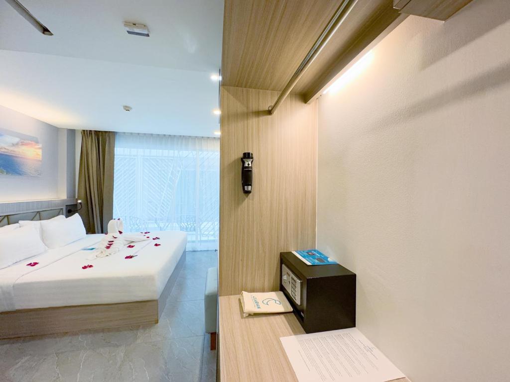 Superior Standard King Room Balcony