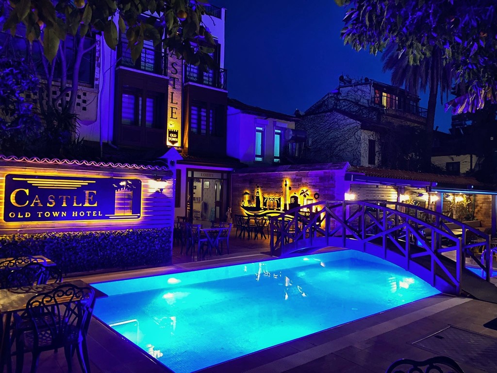 Piscina deschisă
