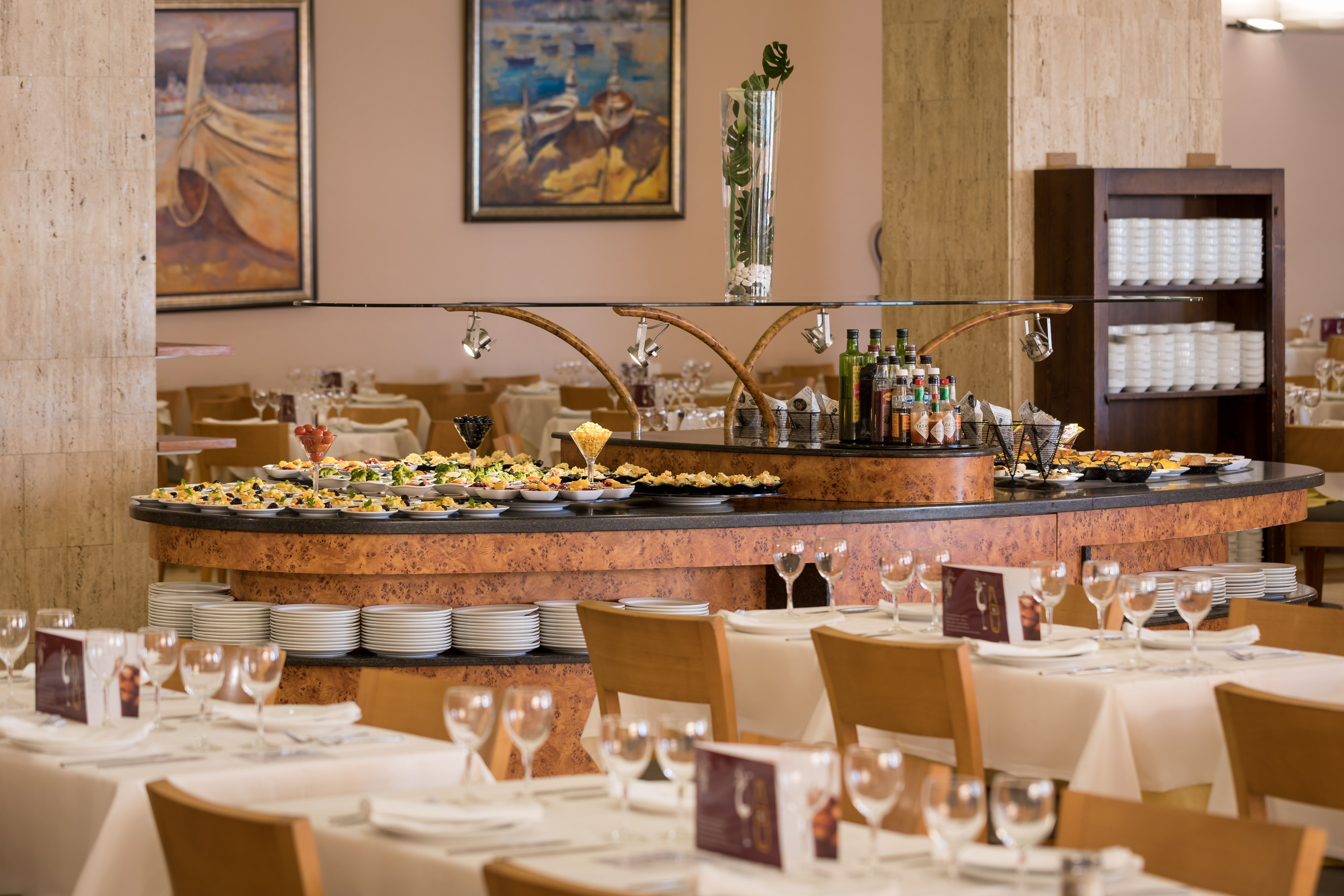MAIN RESTAURANT