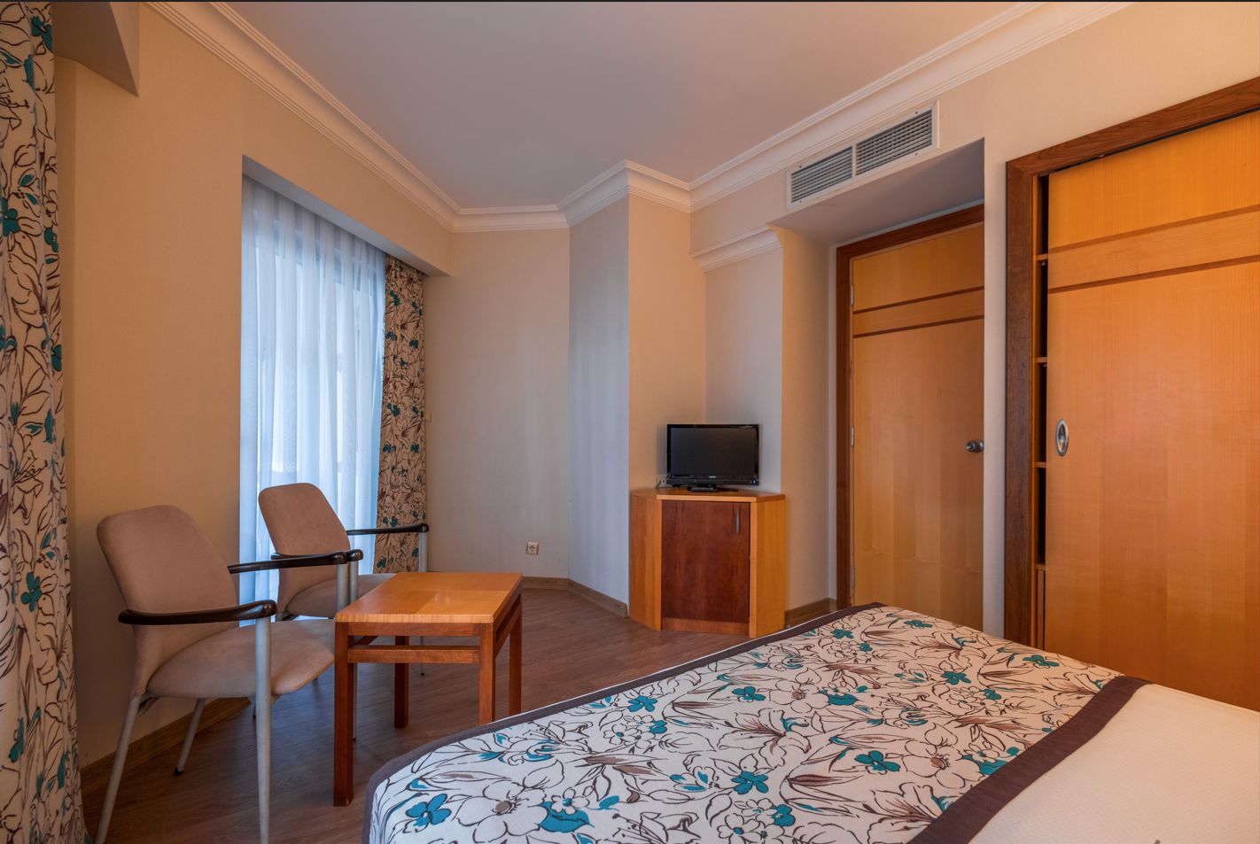FAMILY 2 BEDROOMS 