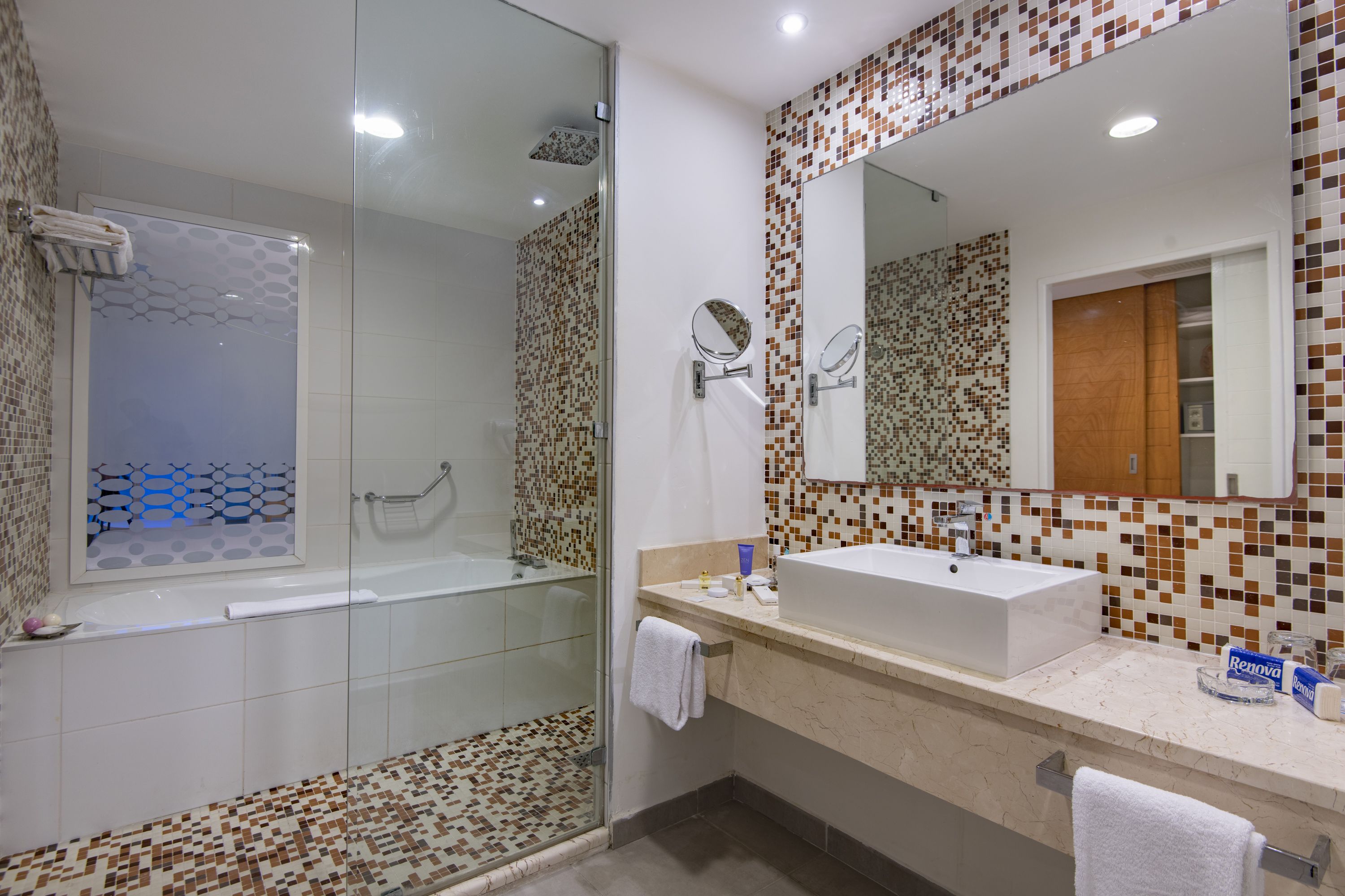 PREMIUM ROOM OCEAN FRONT