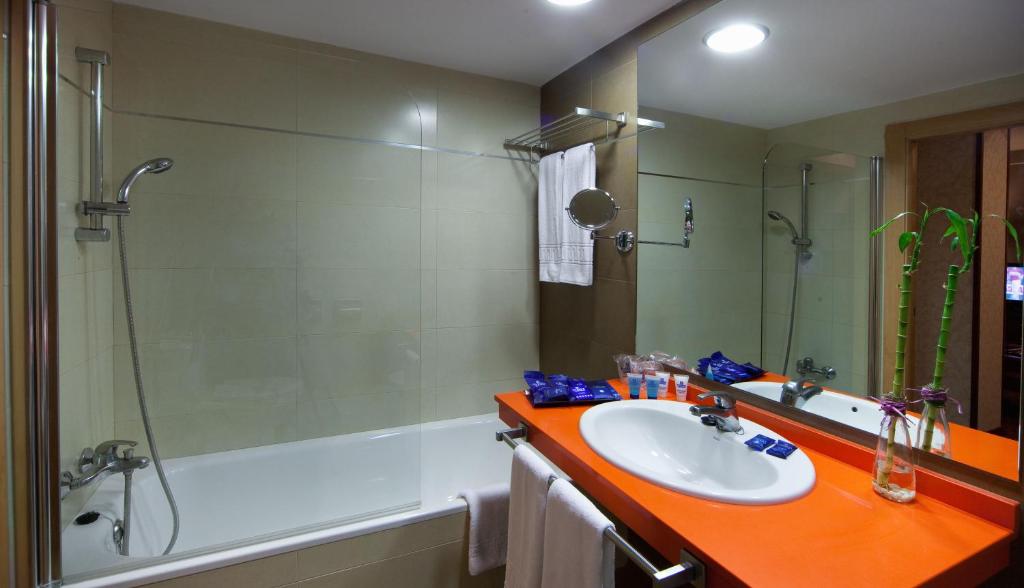 DOUBLE ROOM SEA VIEW BALCONY OR TYERRACE