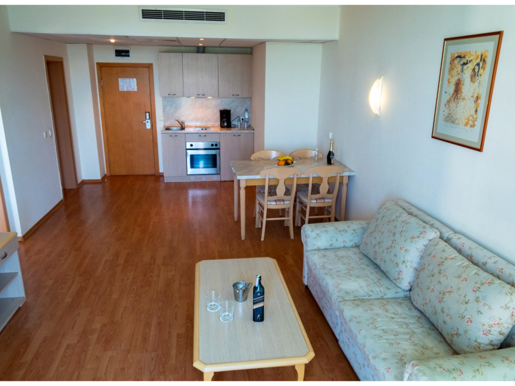 APARTMENT 1 BEDROOM