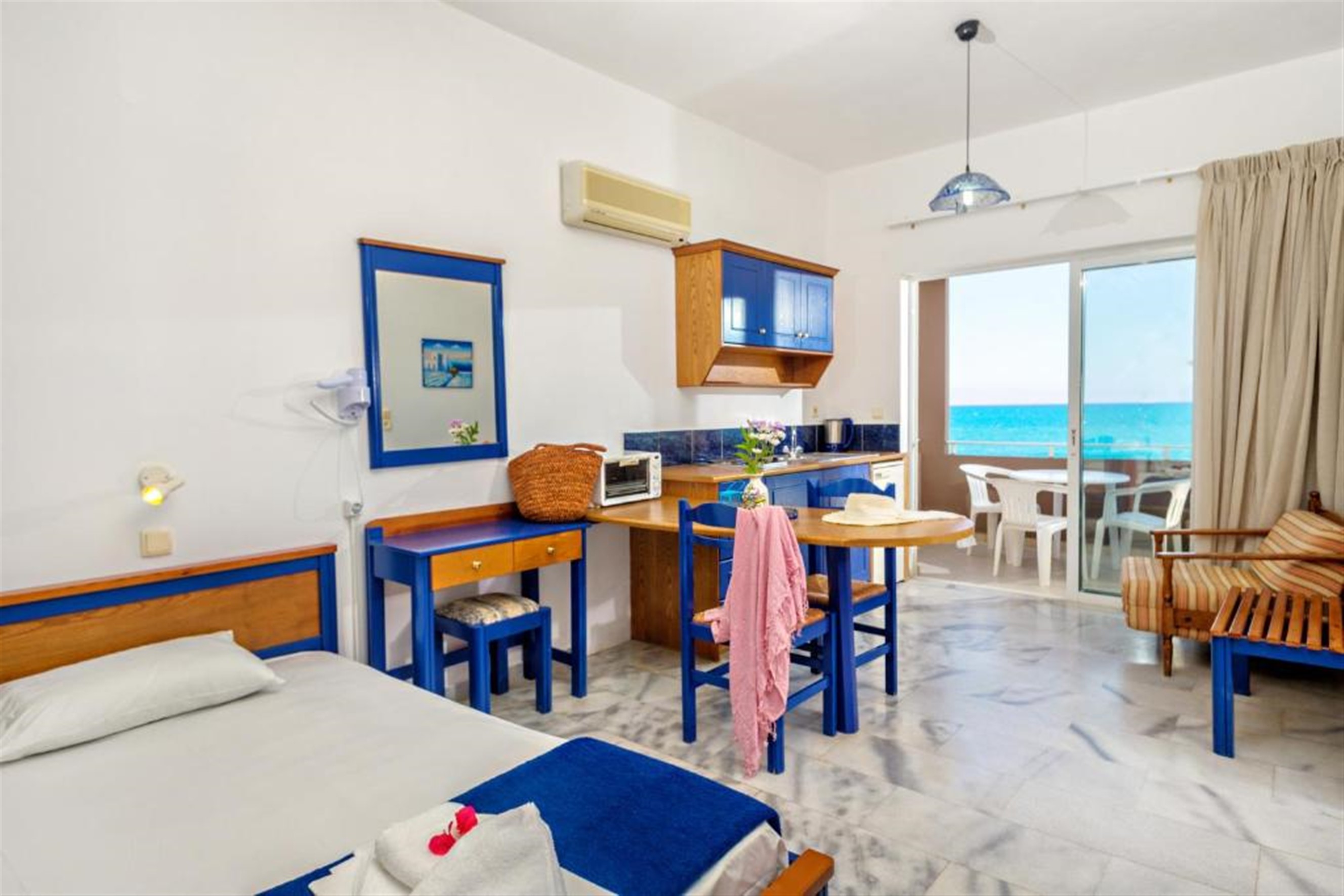 APARTMENT SIDE SEA VIEW 4 PAX