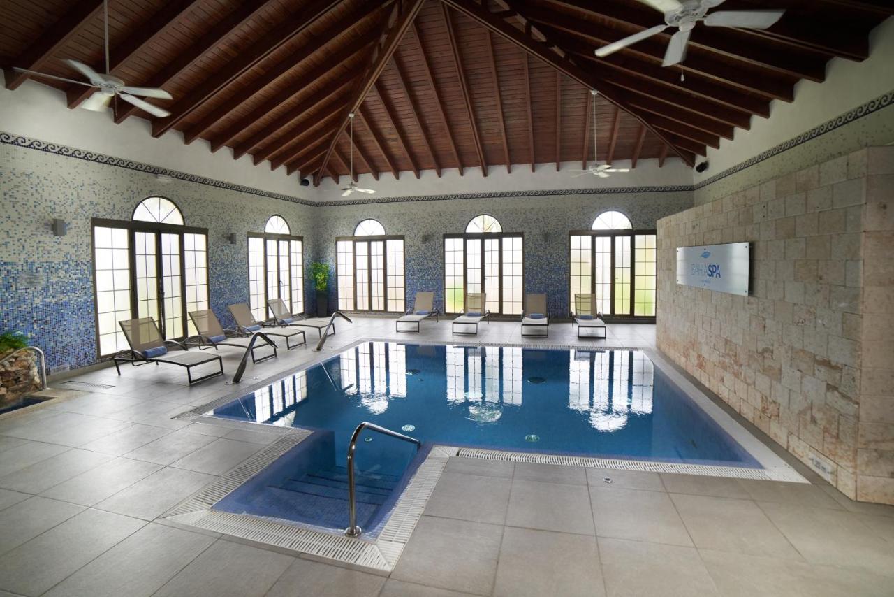 Piscină interioară