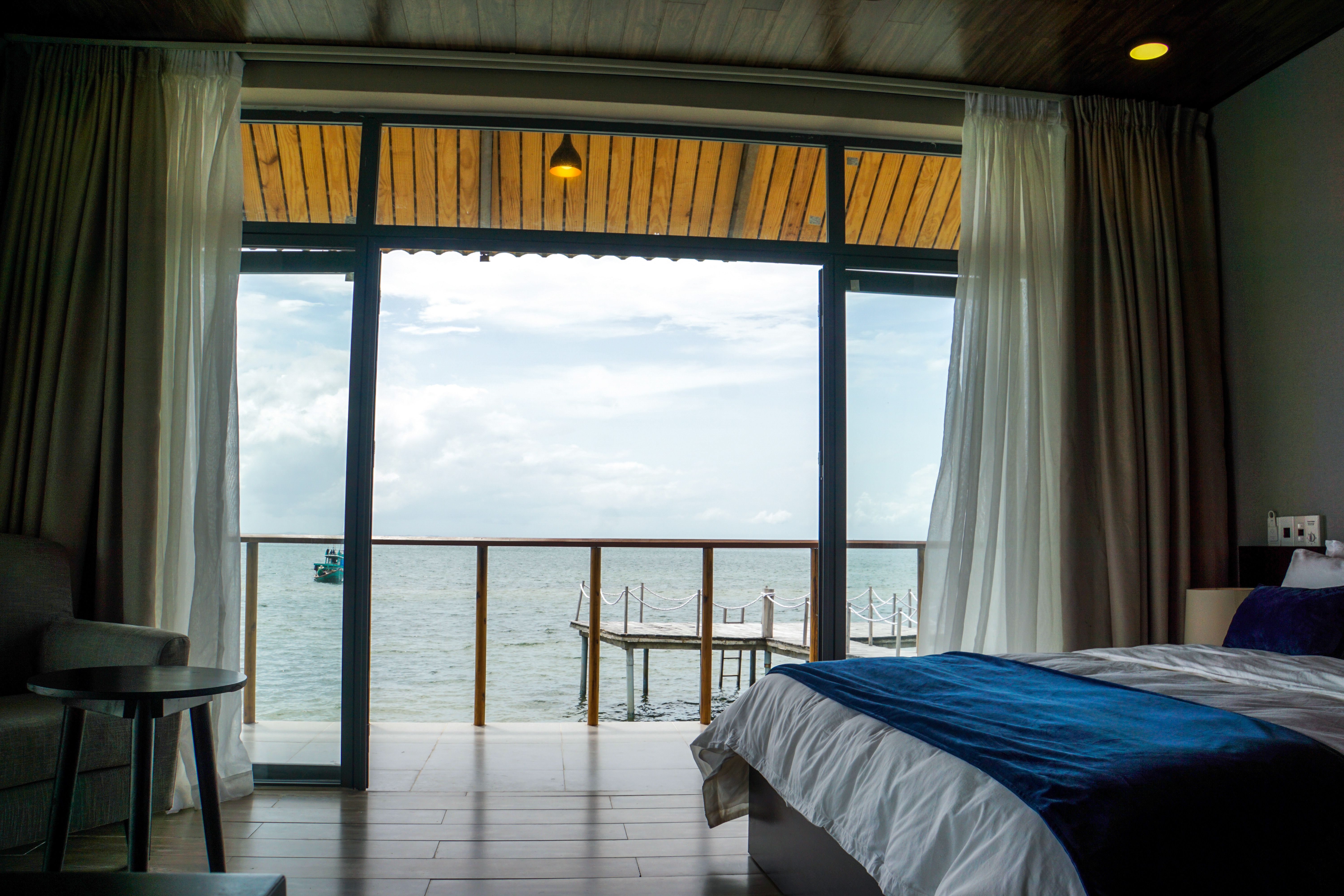 IMPECCABLE VILLA ON THE SEA