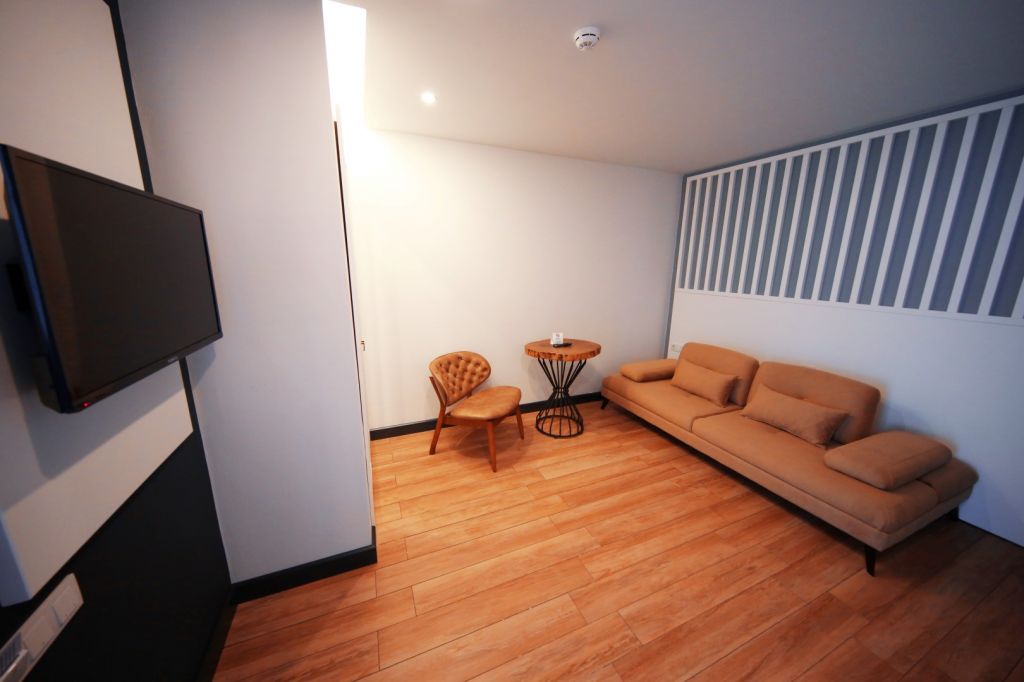 SUITE ROOM 