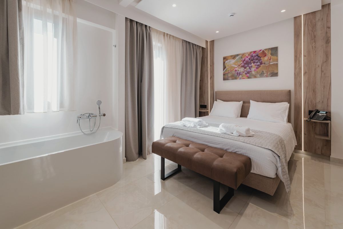 JUNIOR SUITE WITH BALCONY OR WINDOW