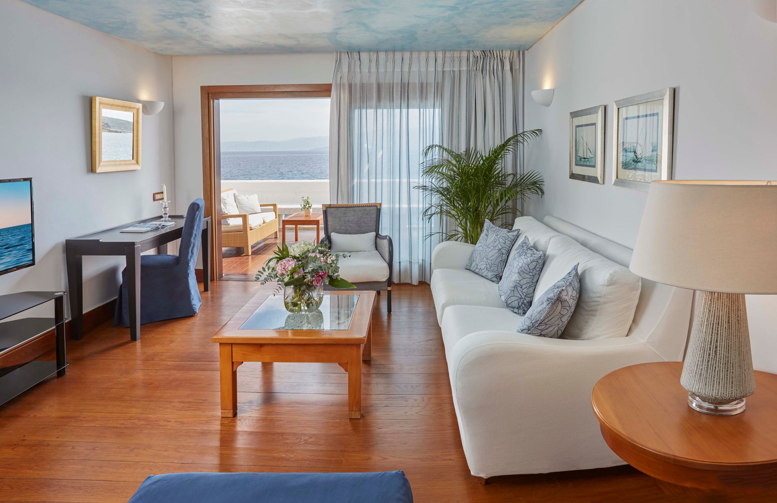 ISLAND BUNGALOW WATERFRONT