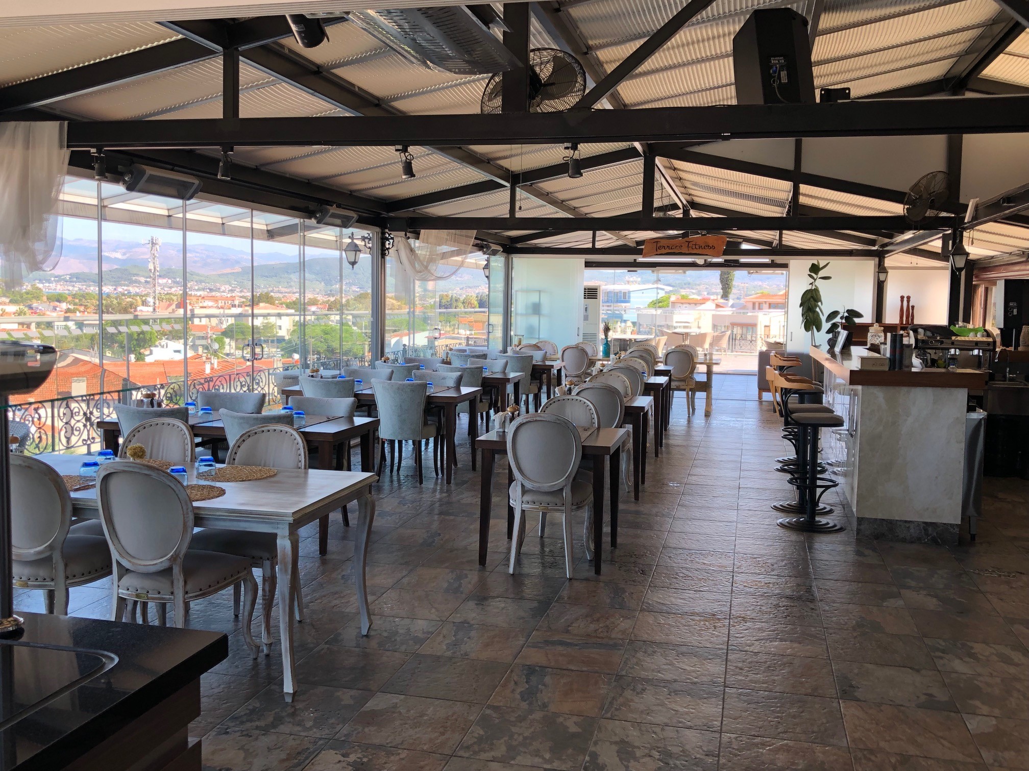 MAIN RESTOURANT