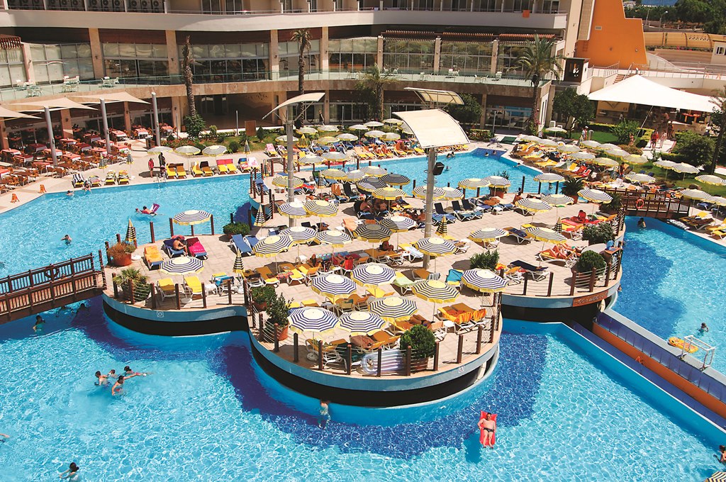 Piscina deschisă