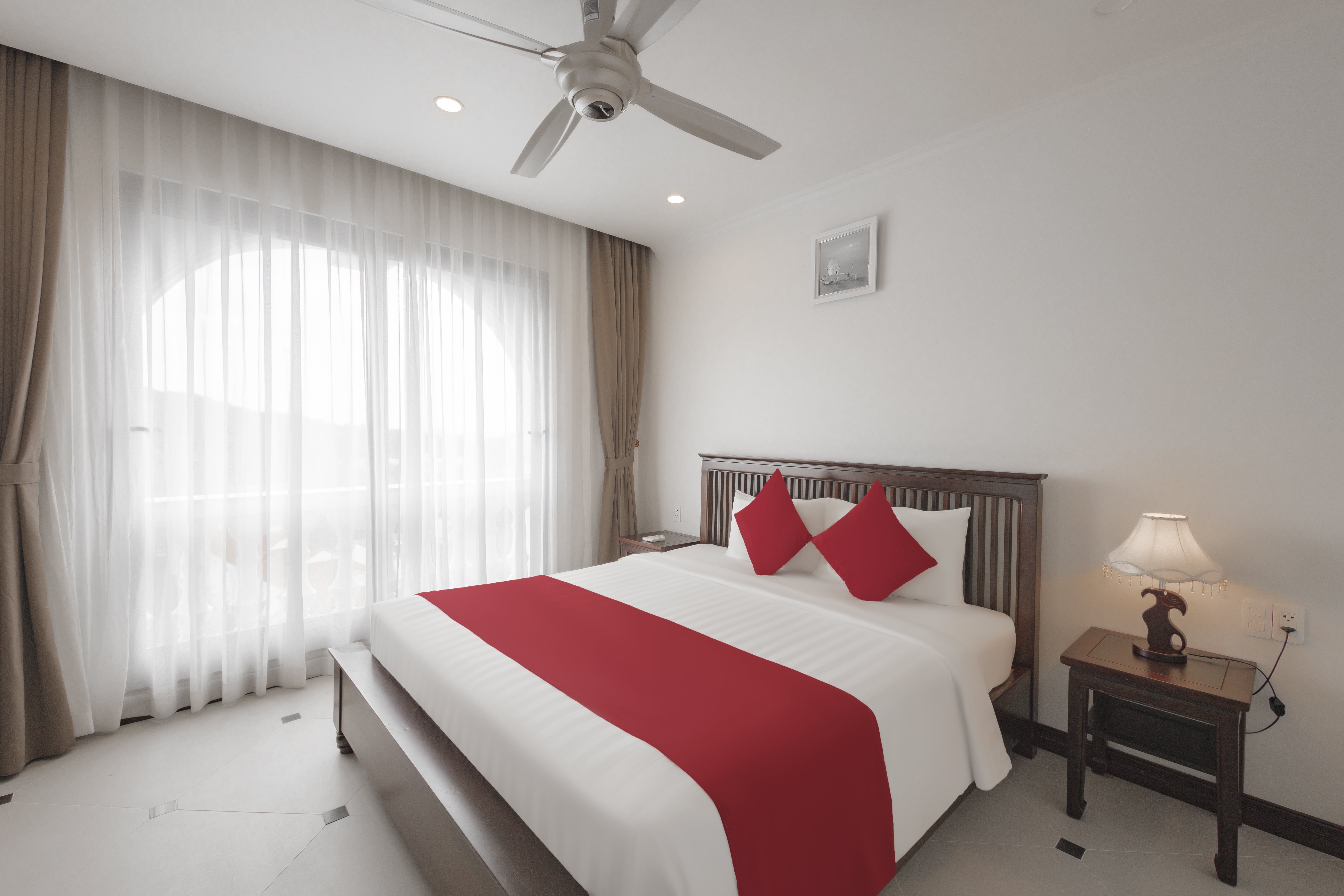 PREMIUM WITH BALCONY (CHILD WITHOUT EXTRA BED)