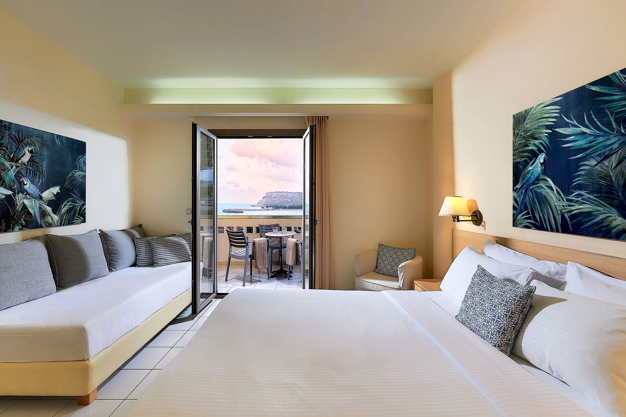 DOUBLE PLUS SEA VIEW