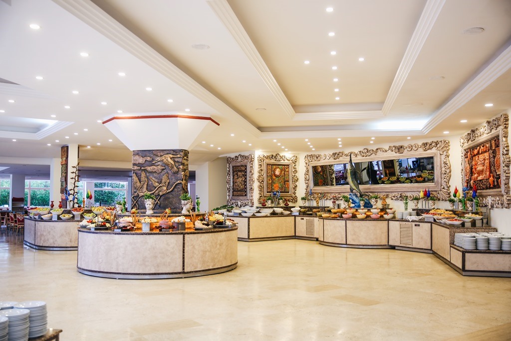 MAIN RESTAURANT