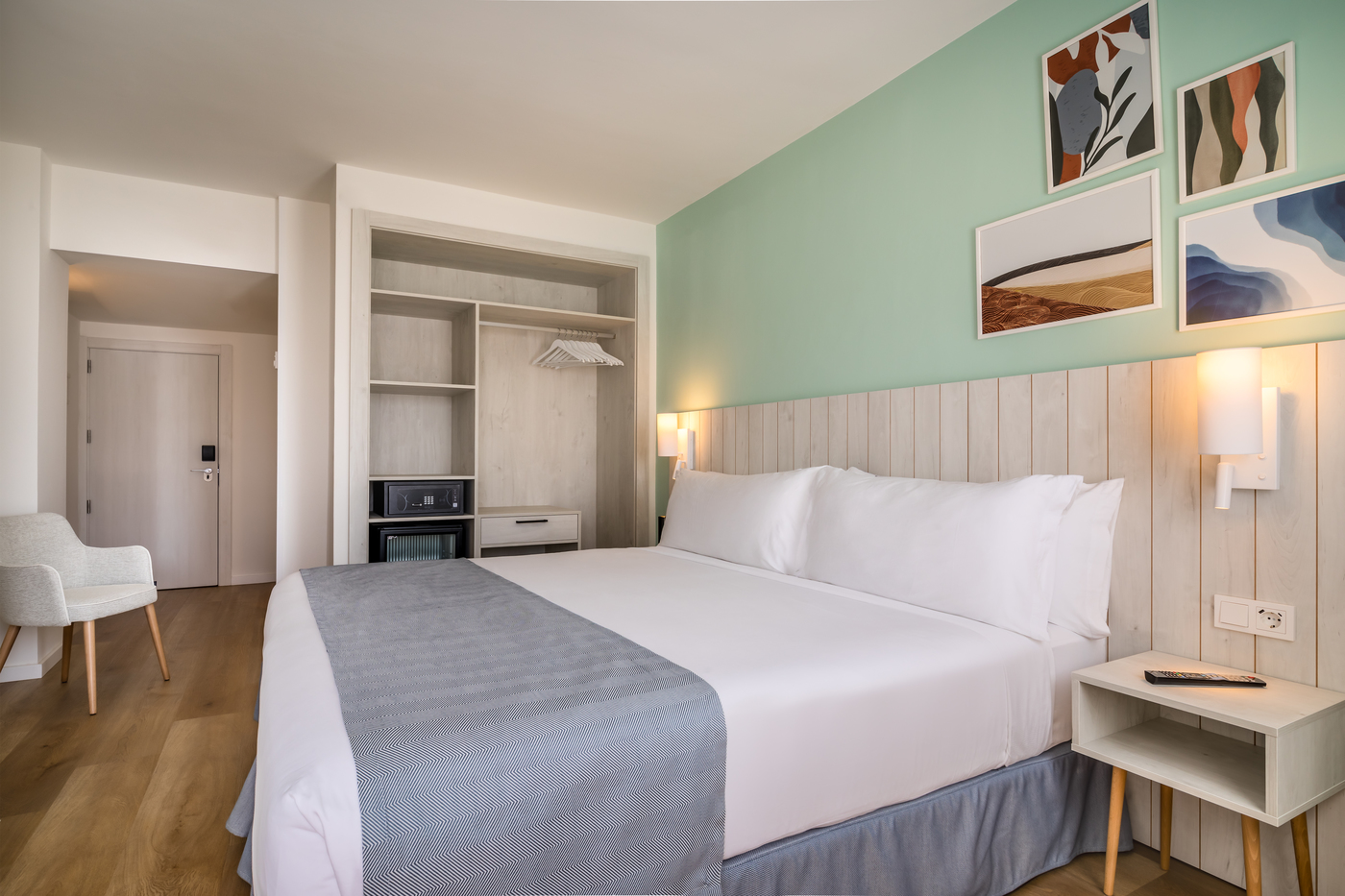 DOUBLE ROOM SUPERIOR