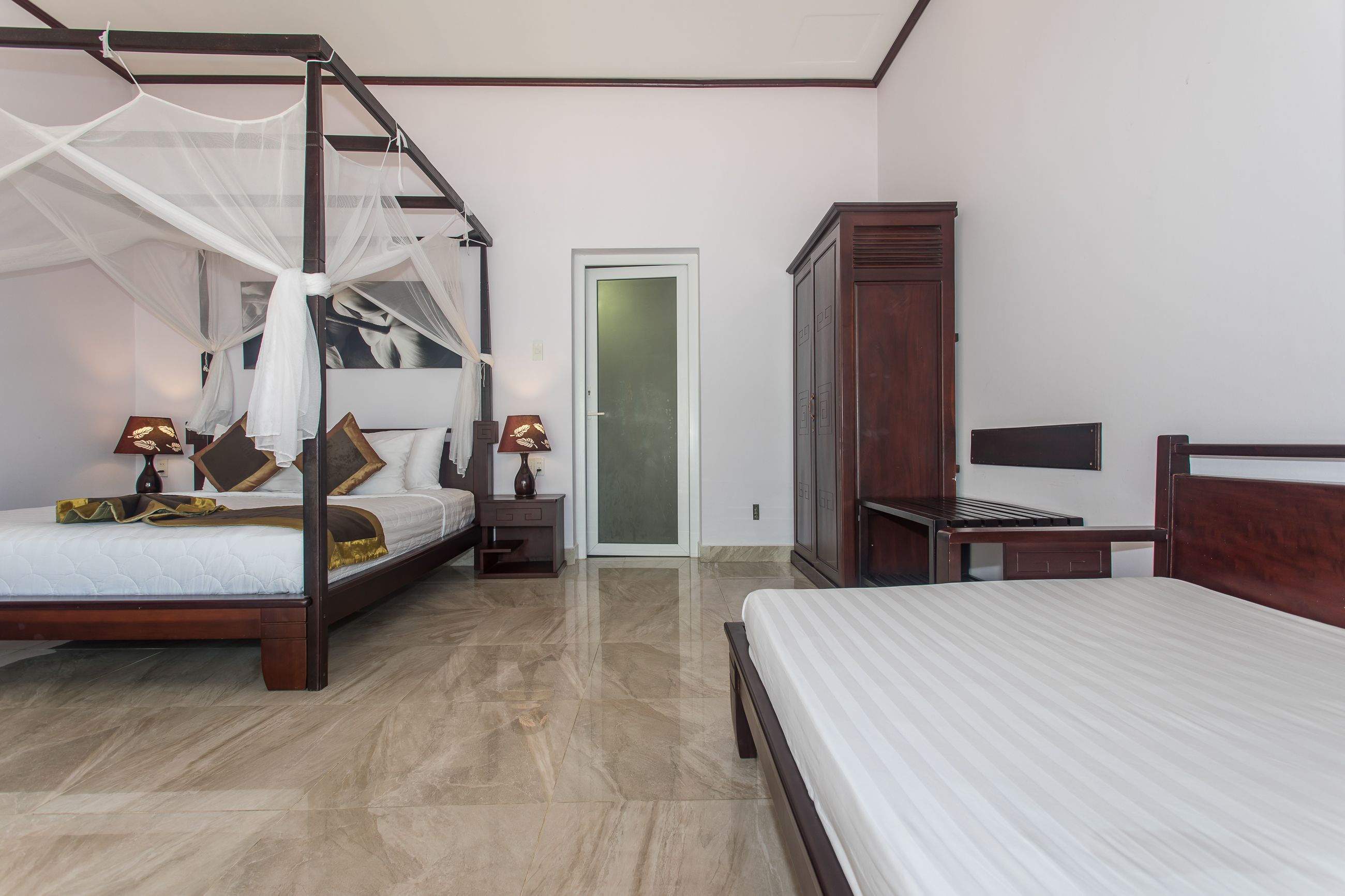 VILLA BEACHFRONT