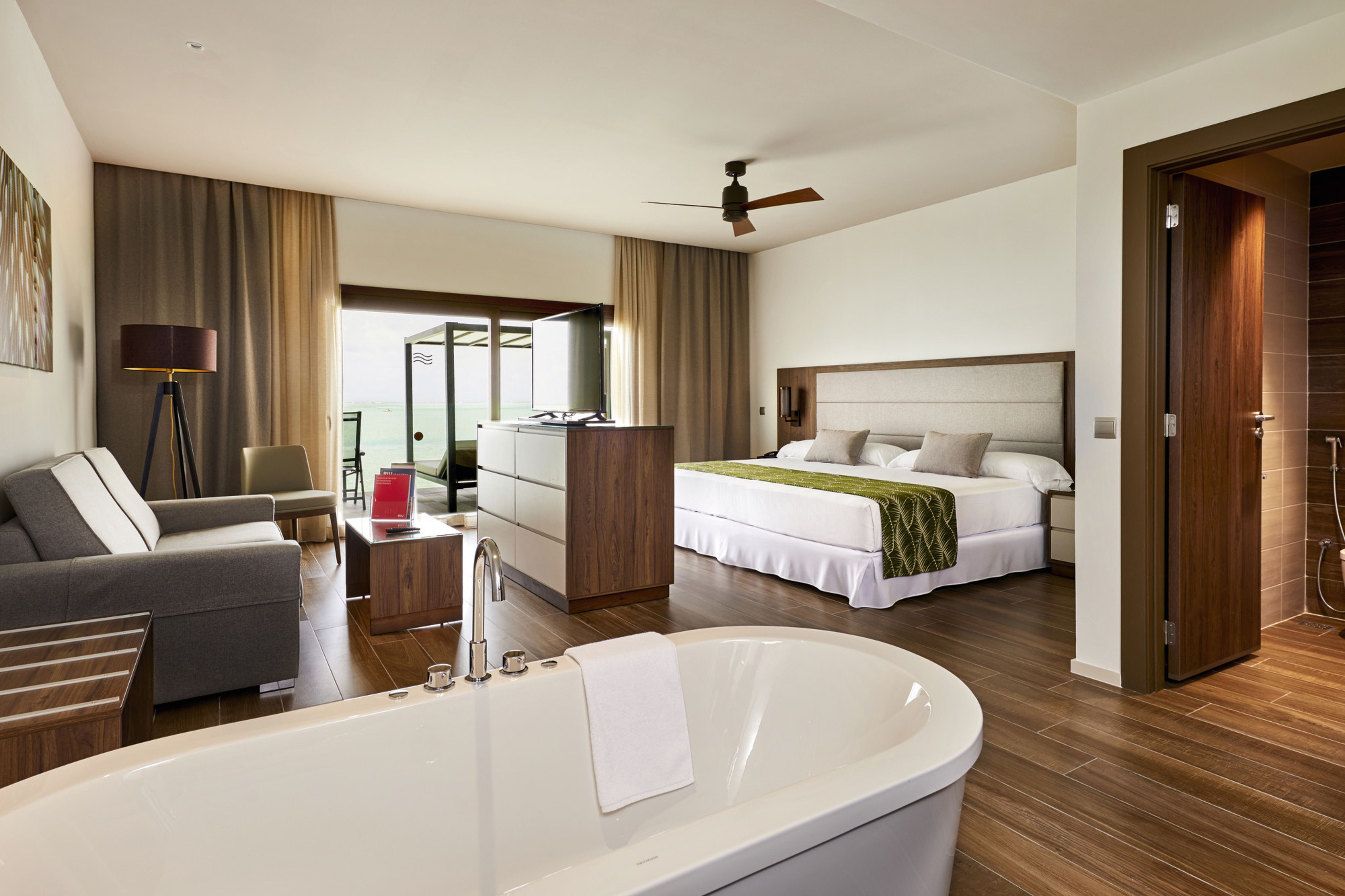 Overwater Superior Jr Suite 