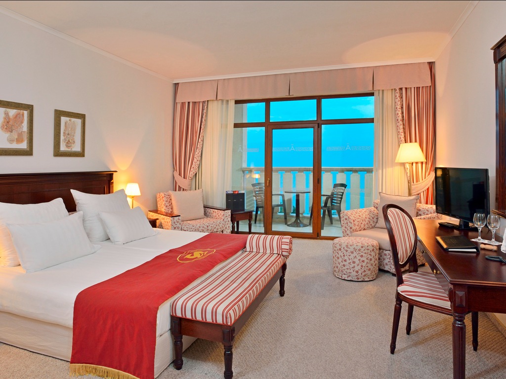 THE LEVEL SEA VIEW ROOM