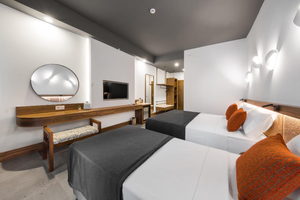 DELUXE POOL VIEW ROOM