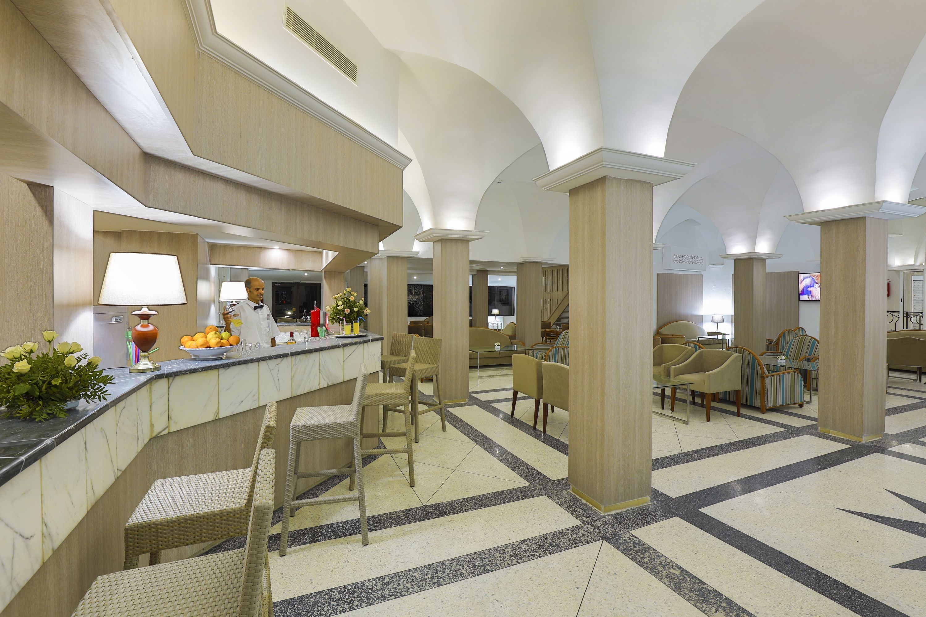 LE MARQUIS - Lounge and Lobby Bar