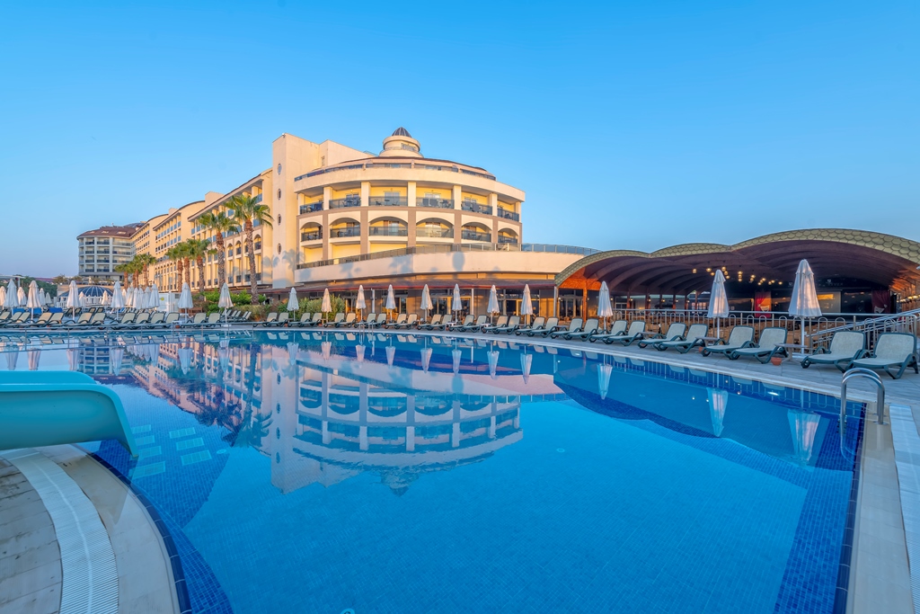 Piscina deschisă