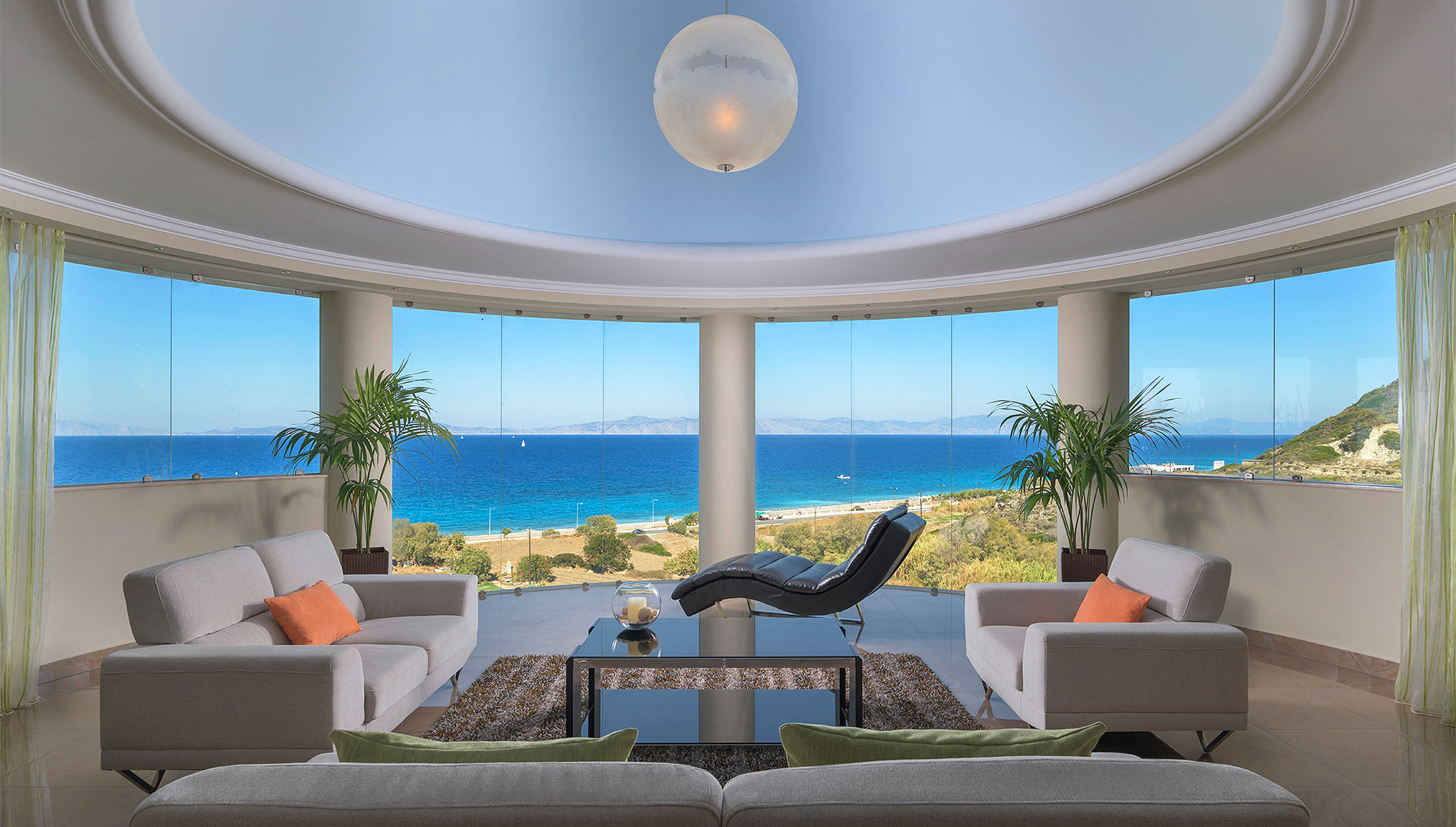 PRESIDENTIAL SUITE SEA VIEW WITH PERSONAL POOL- Signature Collection