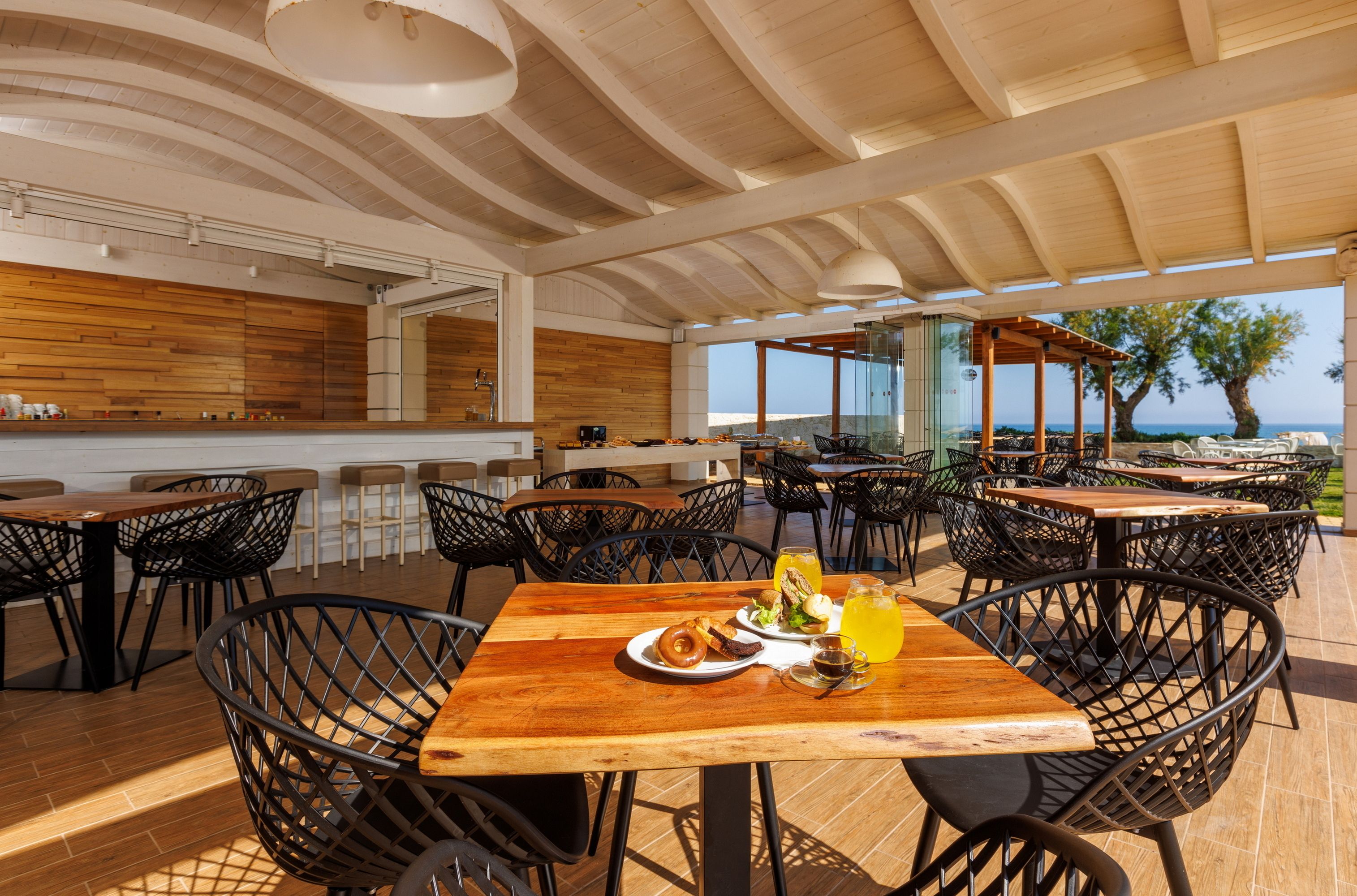 MAIN RESTAURANT 