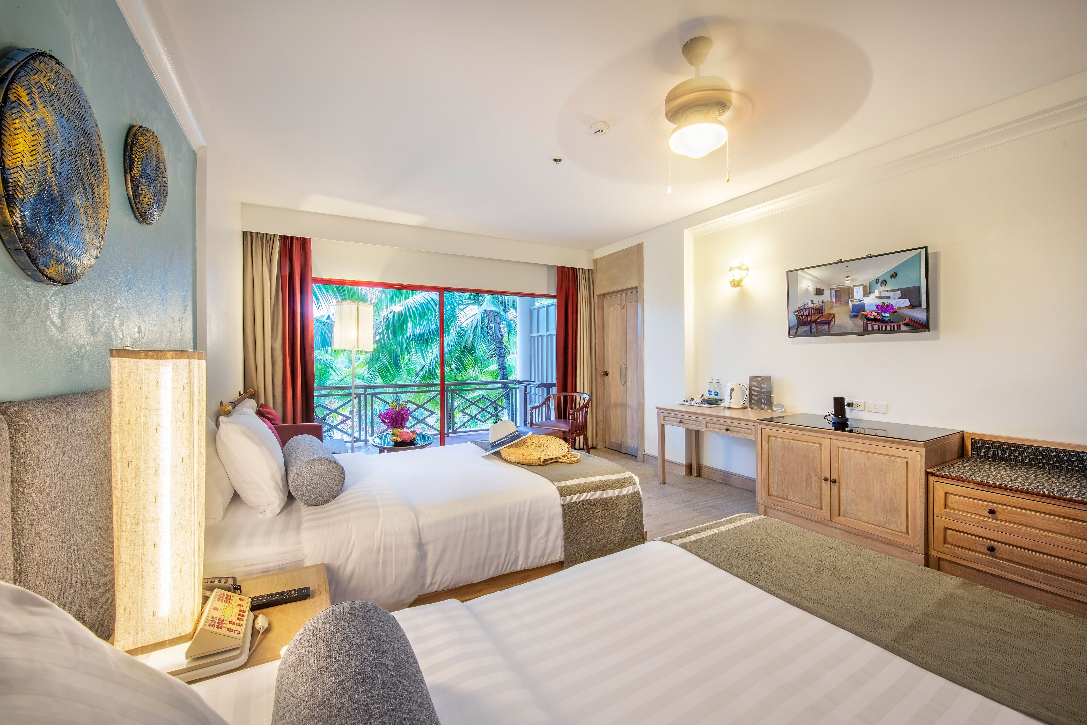 DELUXE ROOM 