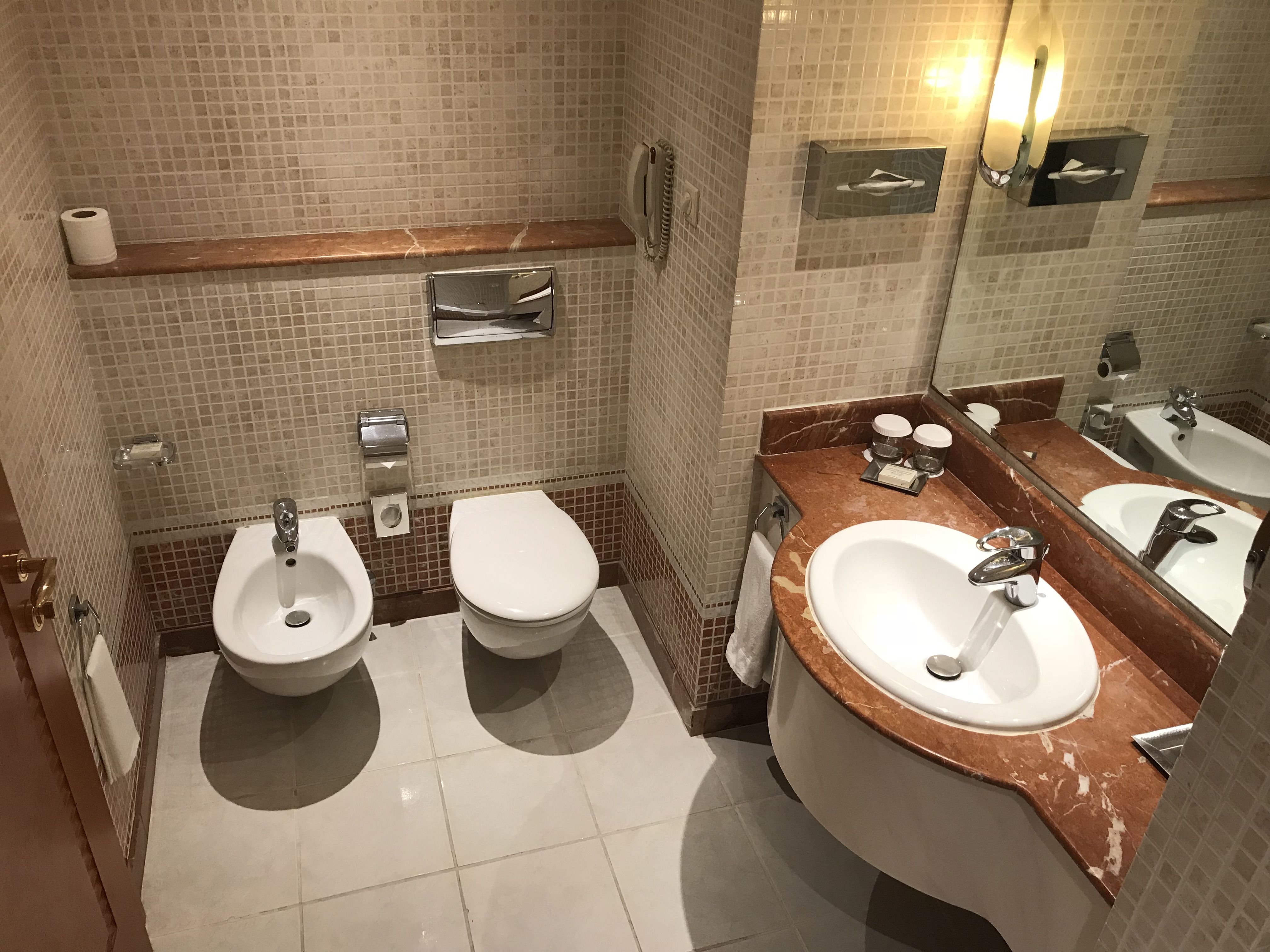 Superior King Room City View