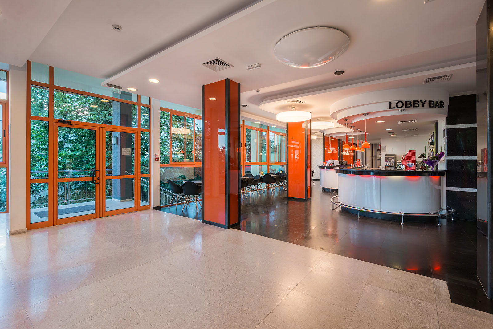 LOBBY BAR