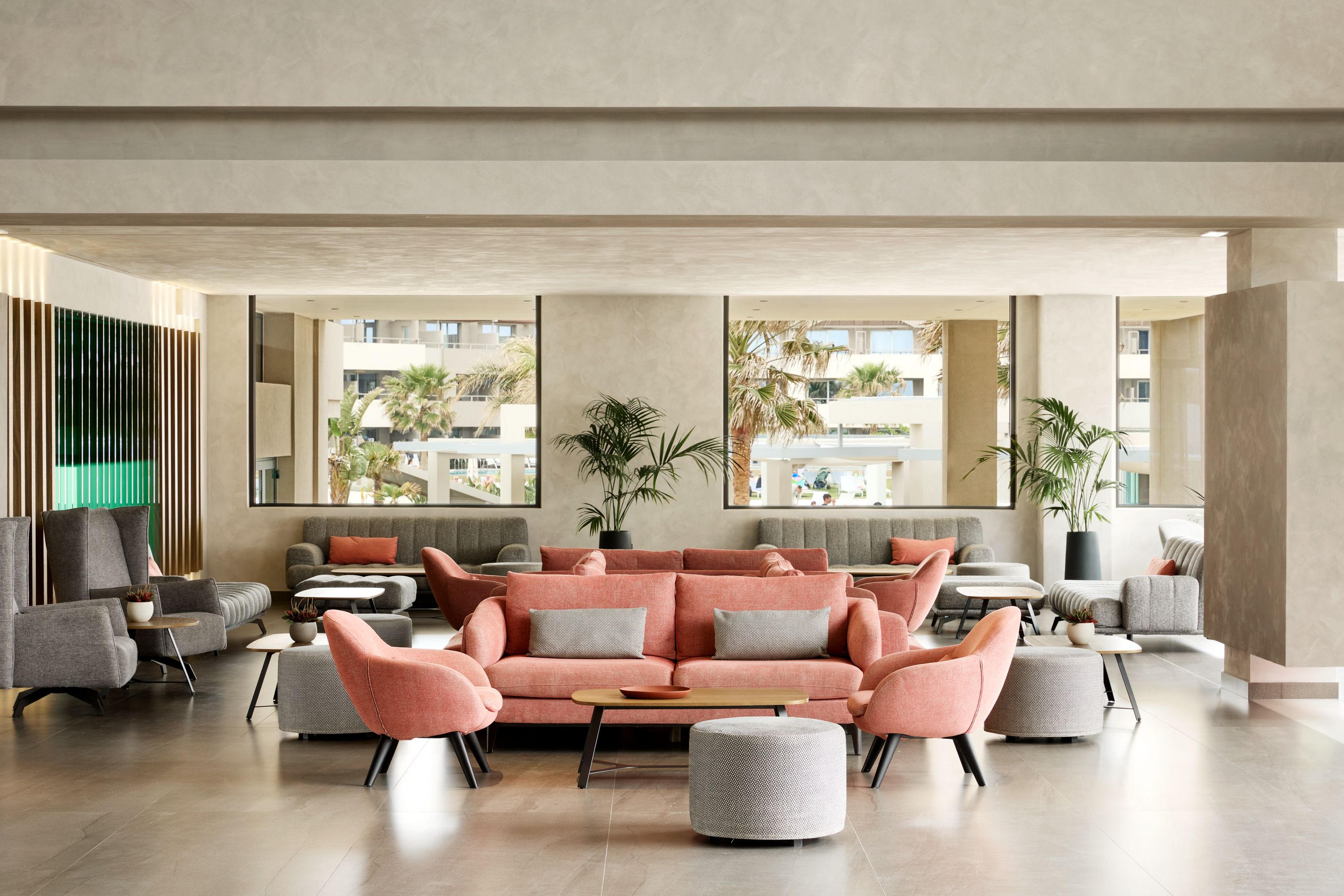LOBBY BAR
