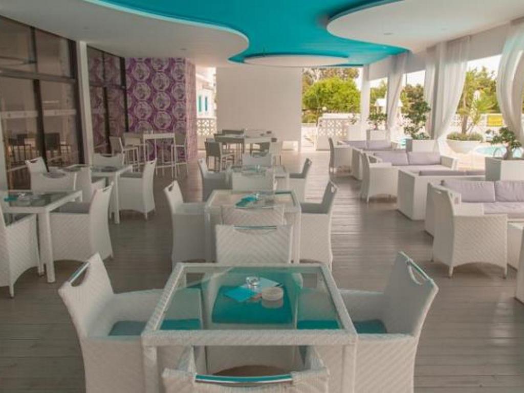 Pool Bar