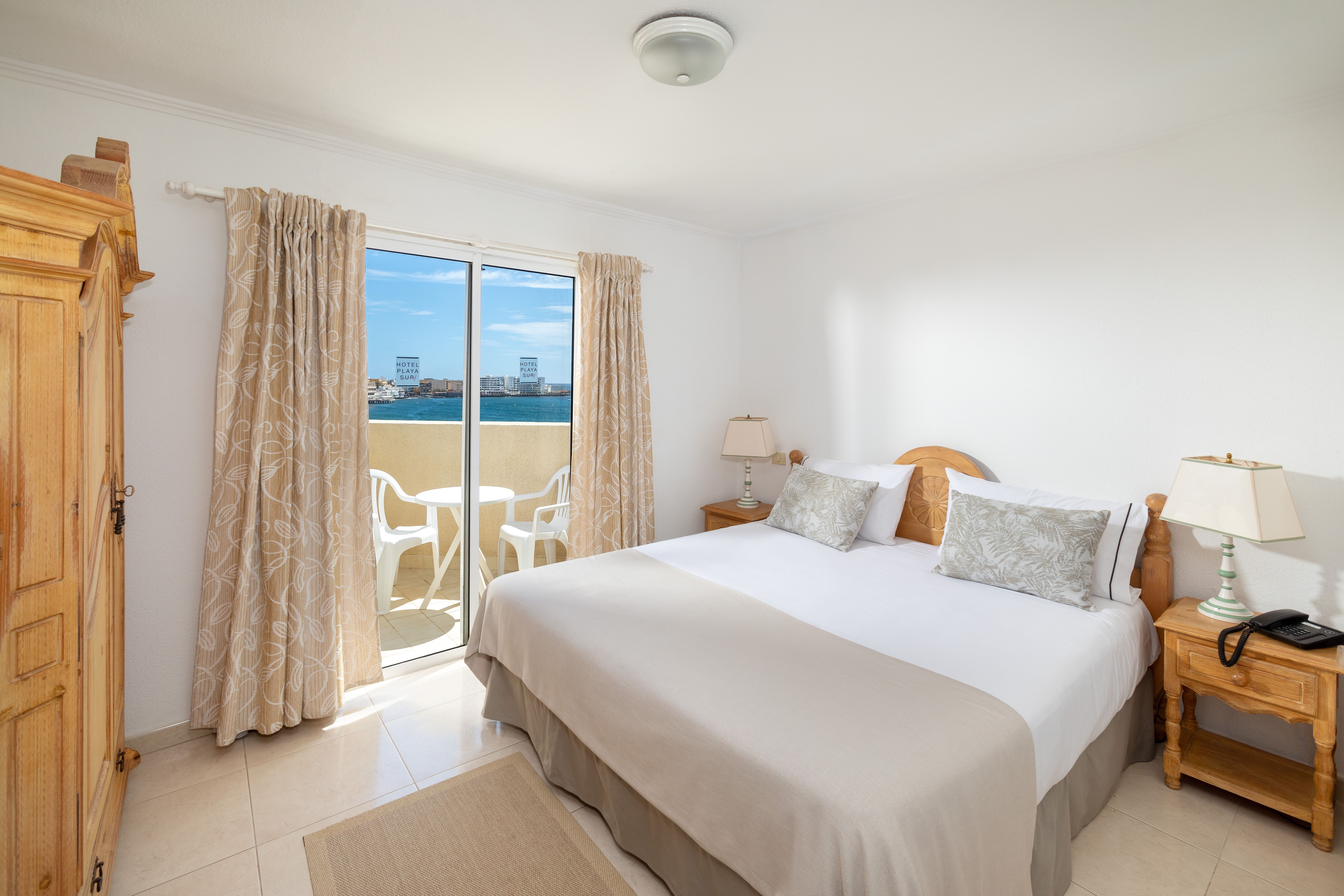 DOUBLE ROOM SEA VIEW BALCONY OR TERRACE