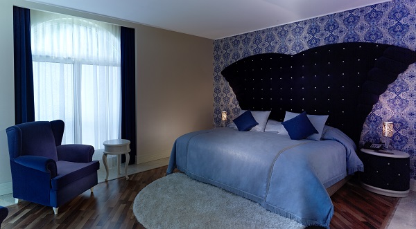 Maxx-Royal-Albatross-Deluxe-Guest-Bedroom.jpg