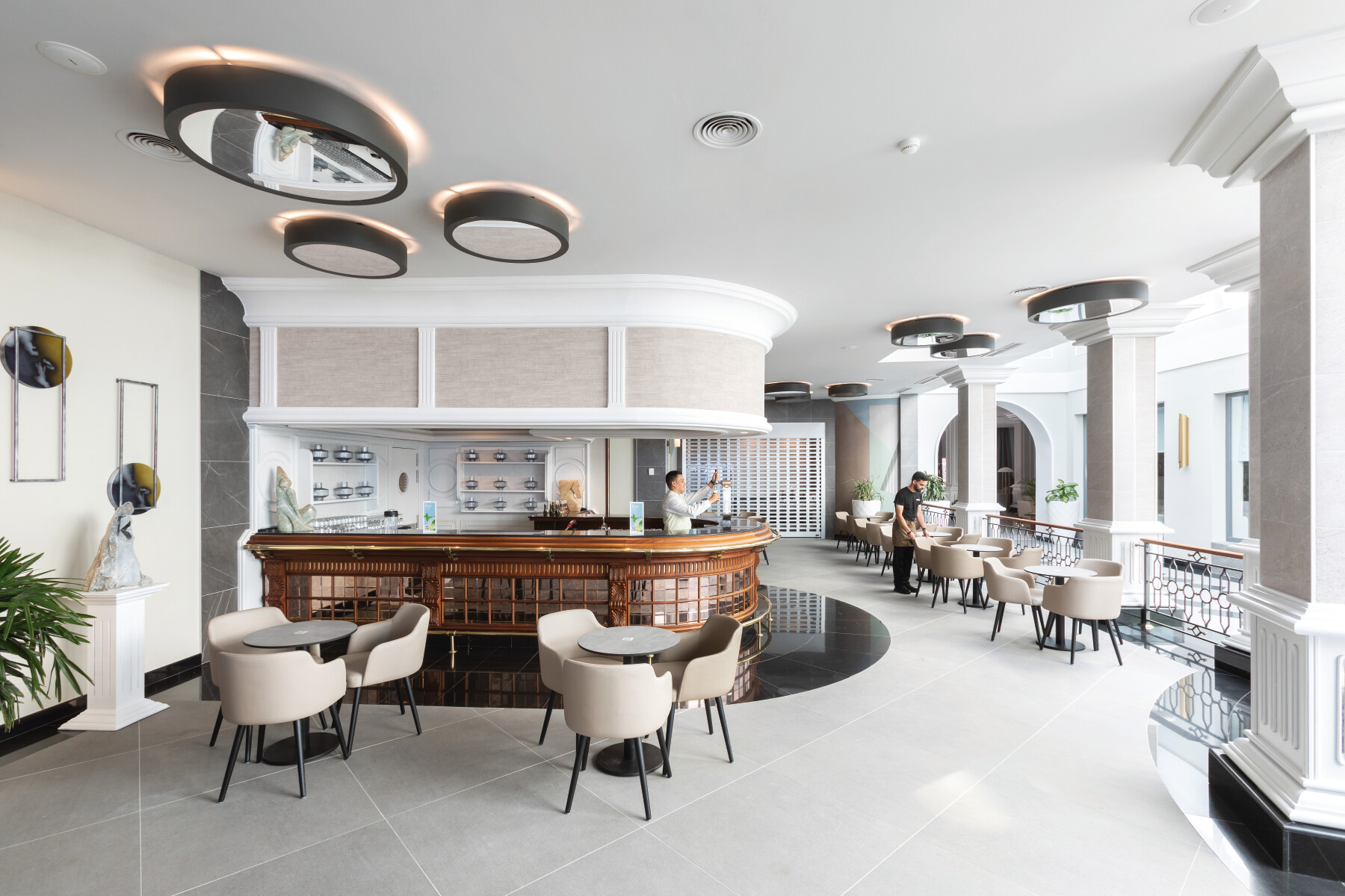 LOUNGE BAR