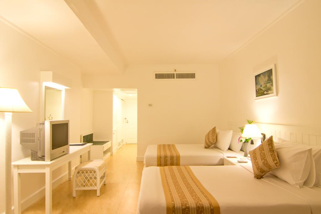 SUPERIOR ROOM 