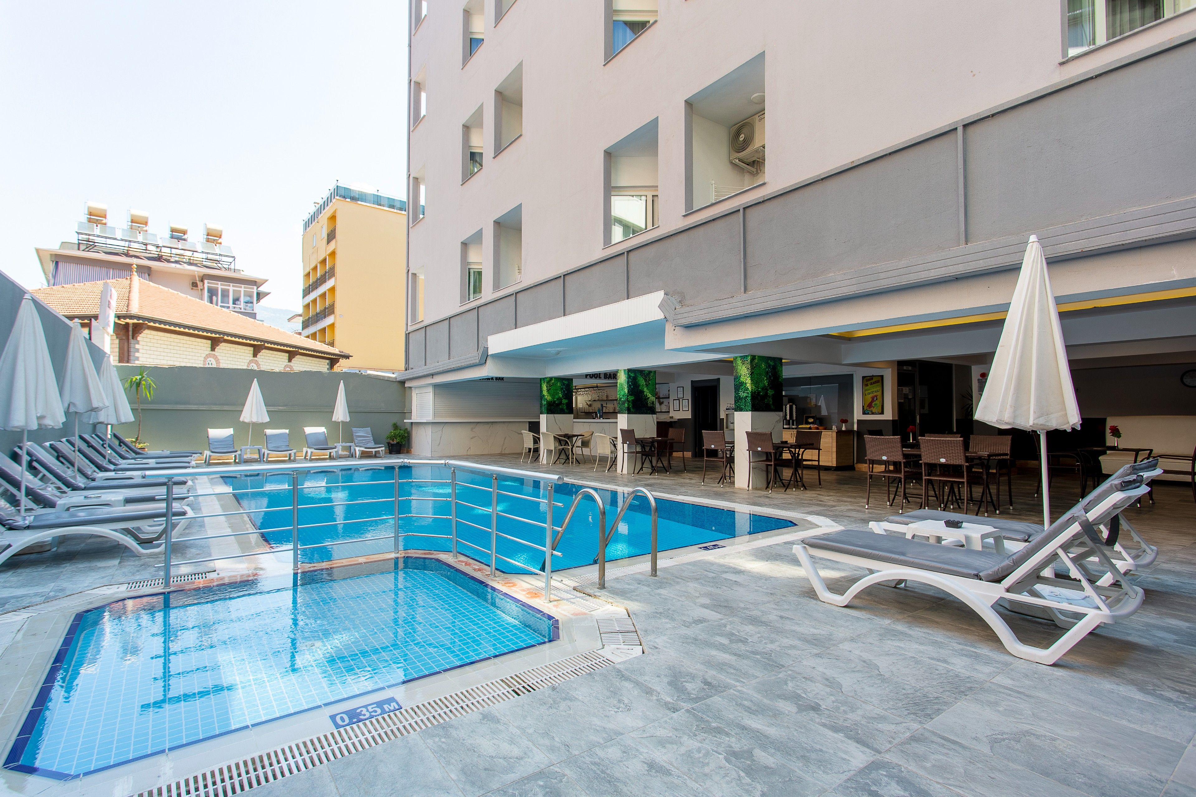 Piscina deschisă