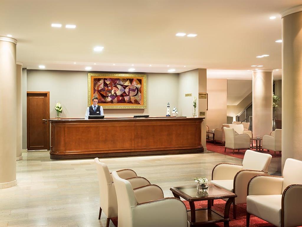 hotel-lobby-bar-2.jpg