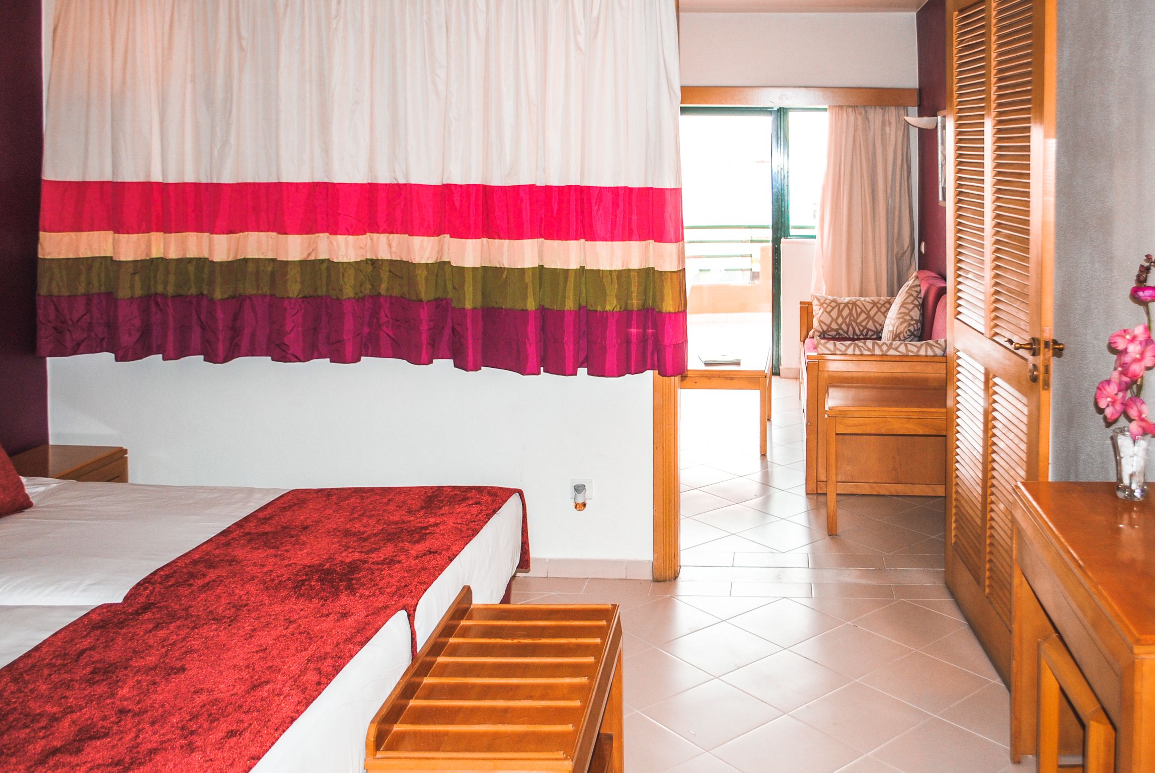 ONE BEDROOM JUNIOR CLUB