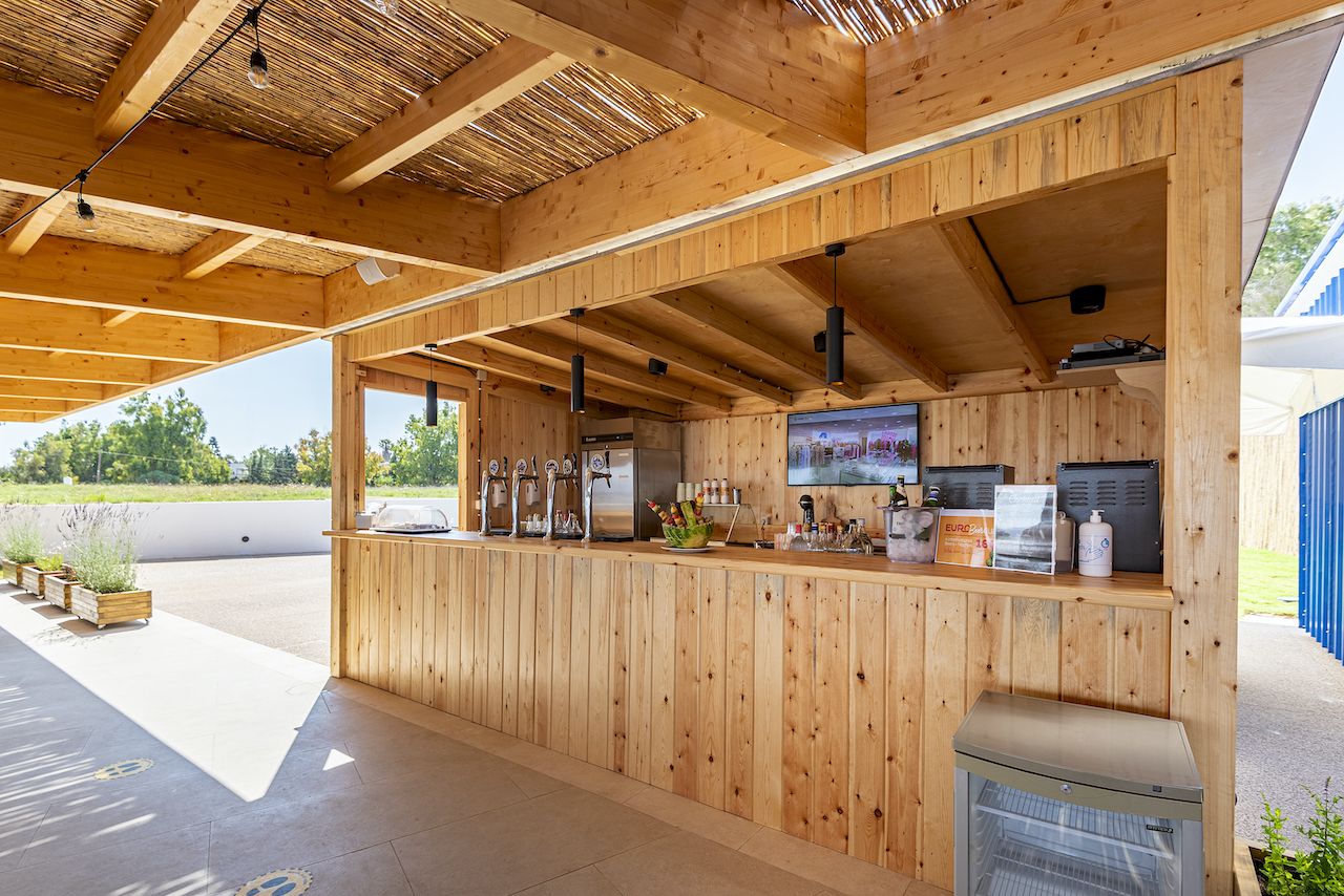 SNACK BAR