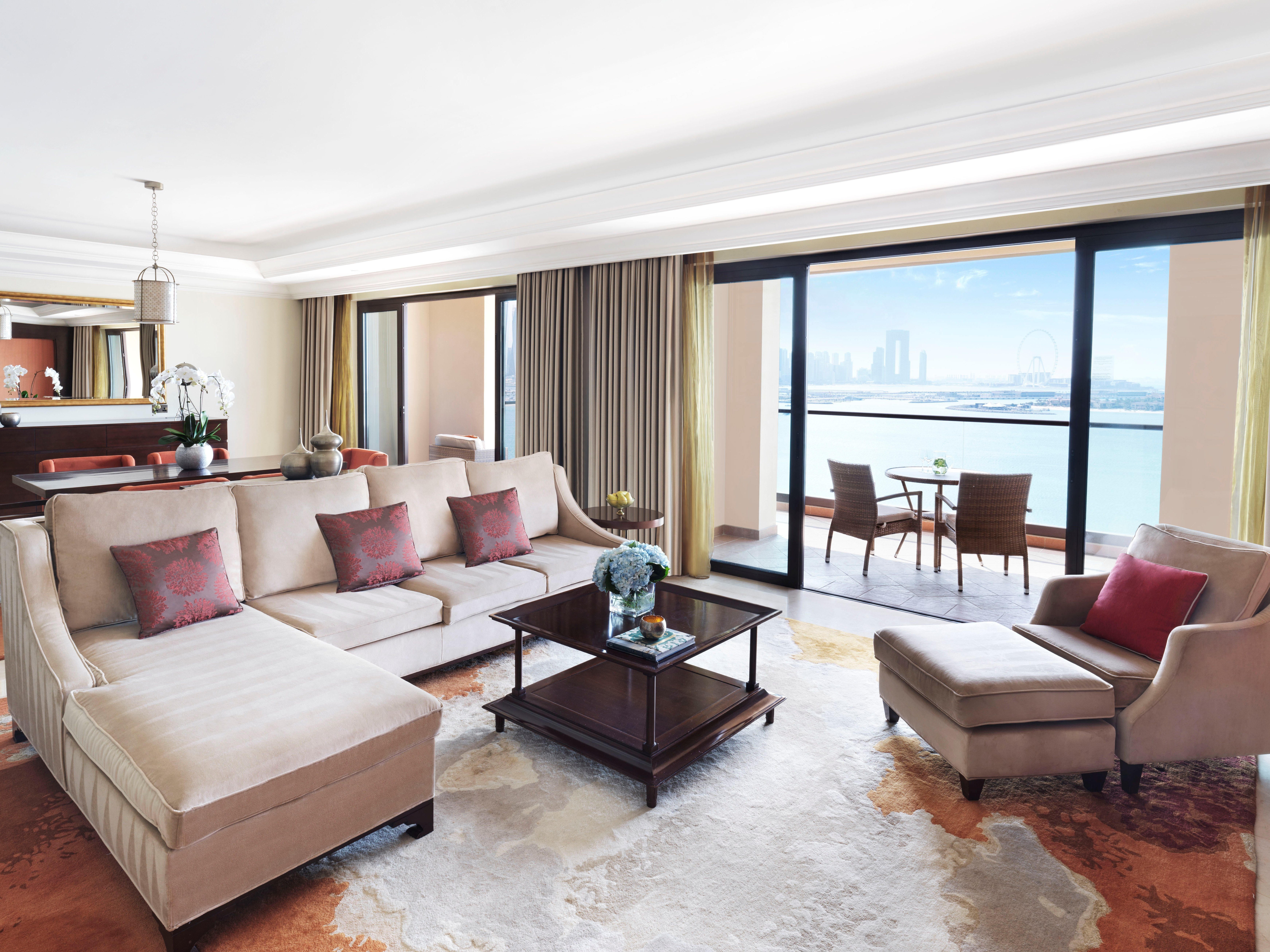 Fairmont Gold Deluxe Palm Sea View Suite Lounge Access