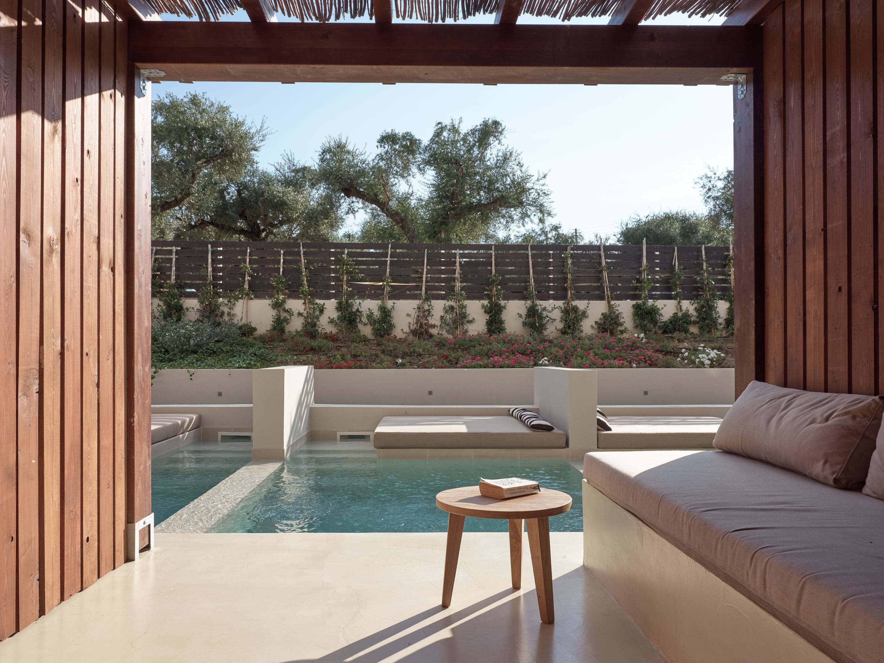 room double superior swim up pool