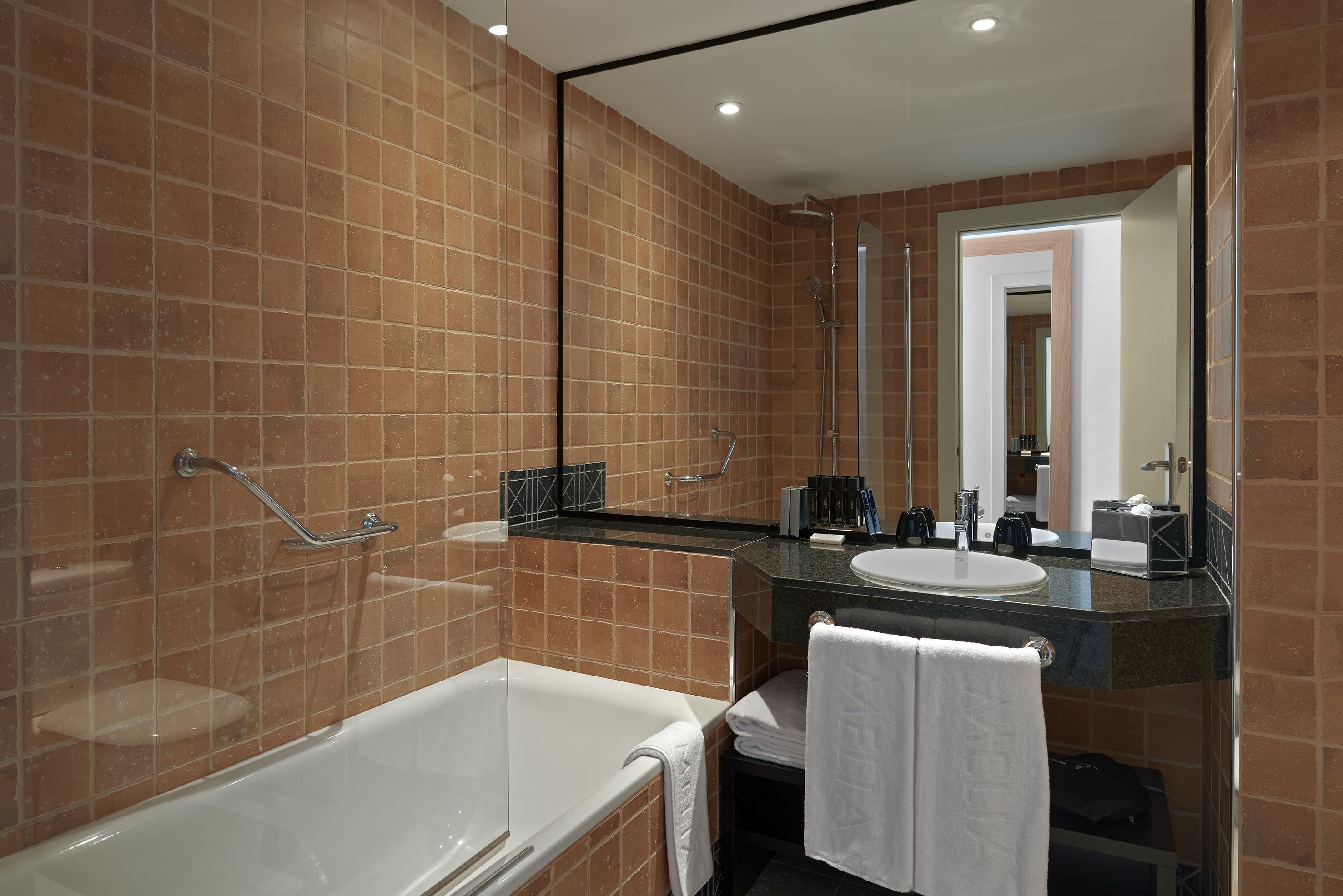 DOUBLE MELIA LATERAL SEA VIEW BALCONY OR TERRACE