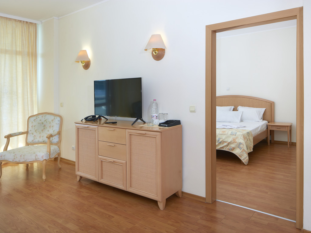 APARTMENT 1 BEDROOM