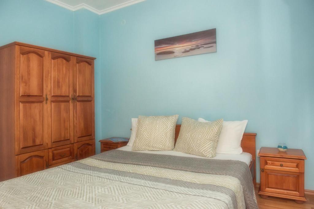 2 Bedroom Standard Apartment (Balcony)