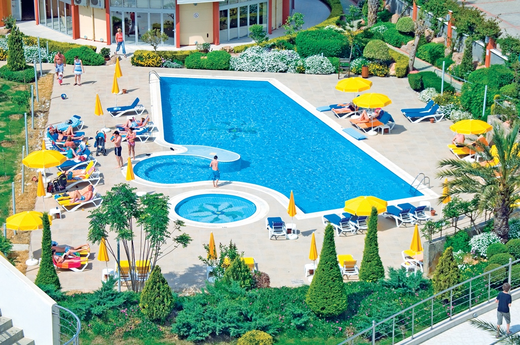 Piscina deschisă